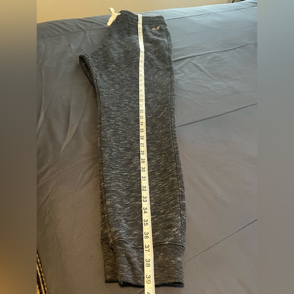 EUC Hollister Menβs Heathered Navy Joggers - Size Large - Picture 8 of 11